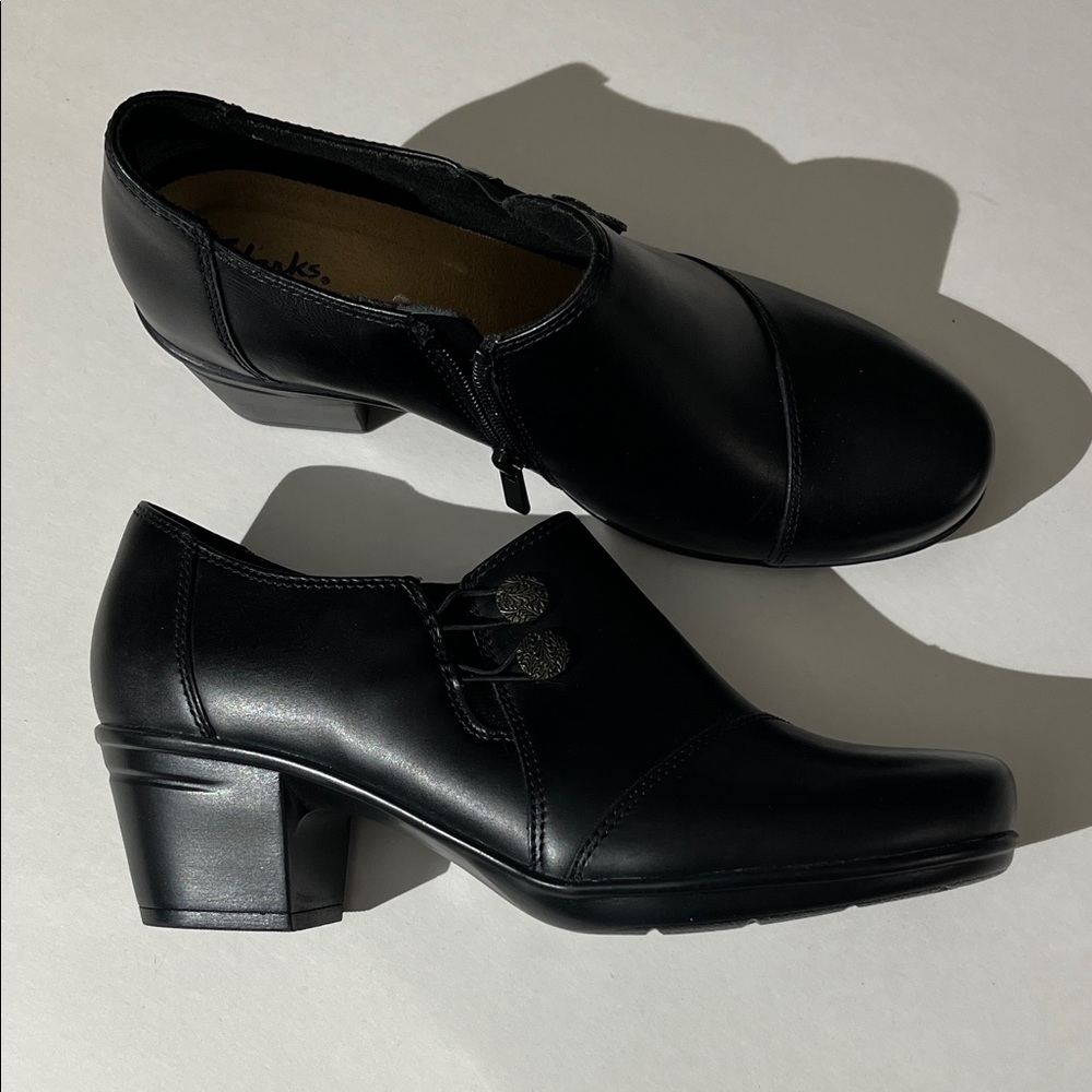 Clarks Collection Emslie Warren Black Leather Booties sz 7.5 Shoes Fall Comfort